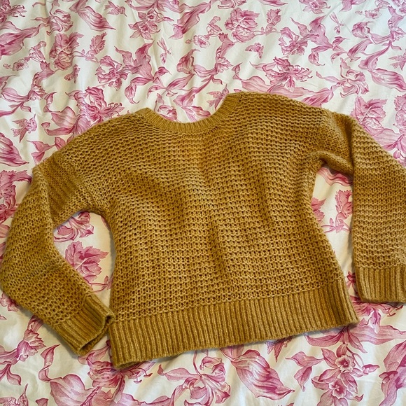 Abercrombie & Fitch Sweater - Picture 7 of 7